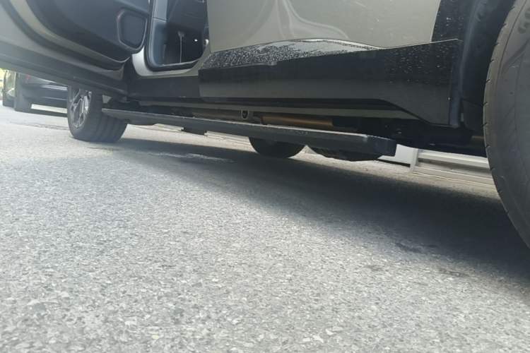 Used Lynk & Co 900 2025 2.0T Ultra Left Side Sill