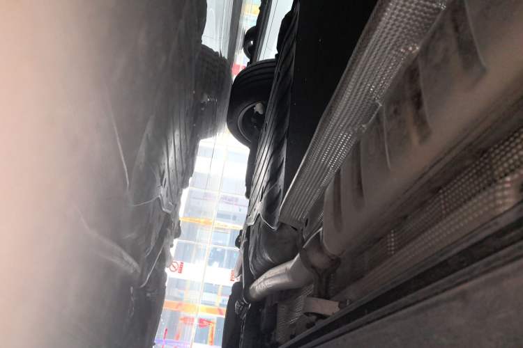 Used Lynk & Co 900 2025 2.0T Exploration Edition Left Side Sill