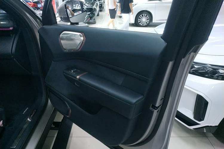 Used Lynk & Co 900 2025 1.5T Ultra Right Front Door Interior