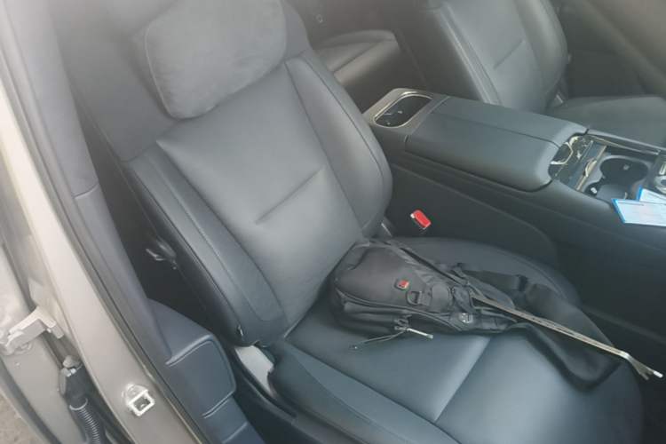 Used Lynk & Co 900 2025 2.0T Ultra Right Front Seat