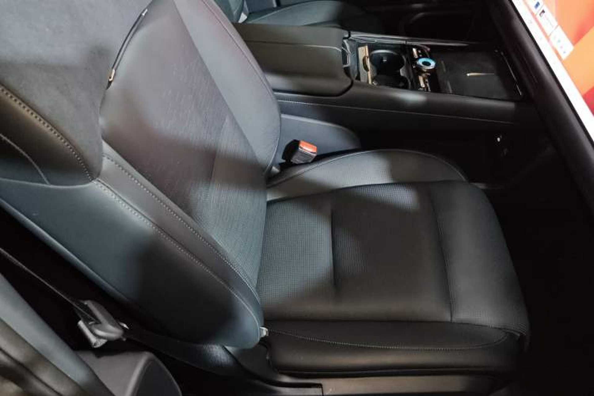 Used Lynk & Co 900 2025 2.0T Ultra Right Front Seat
