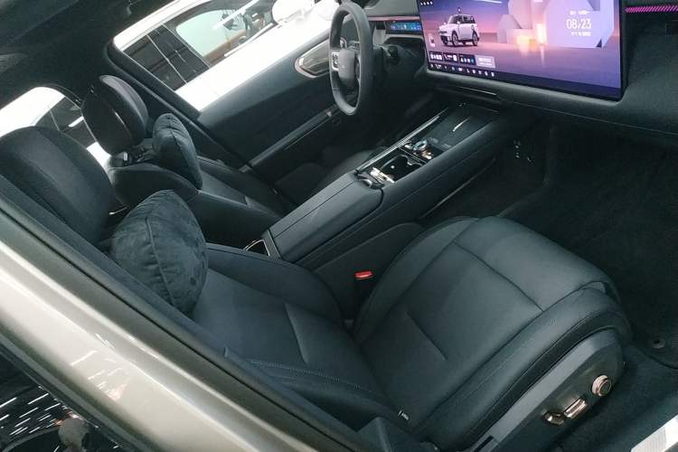 Used Lynk & Co 900 2025 1.5T Ultra Right Front Seat
