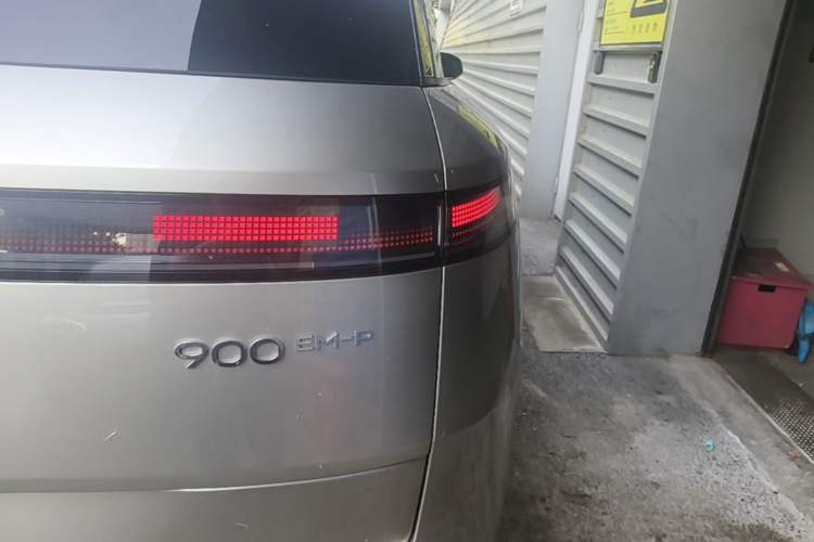 Used Lynk & Co 900 2025 2.0T Ultra Right Rear Taillight