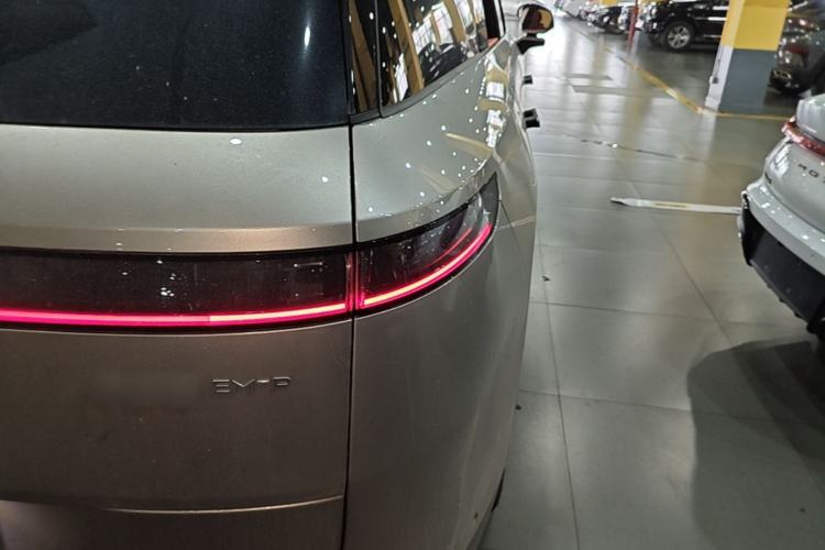 Used Lynk & Co 900 2025 2.0T Ultra Right Rear Taillight