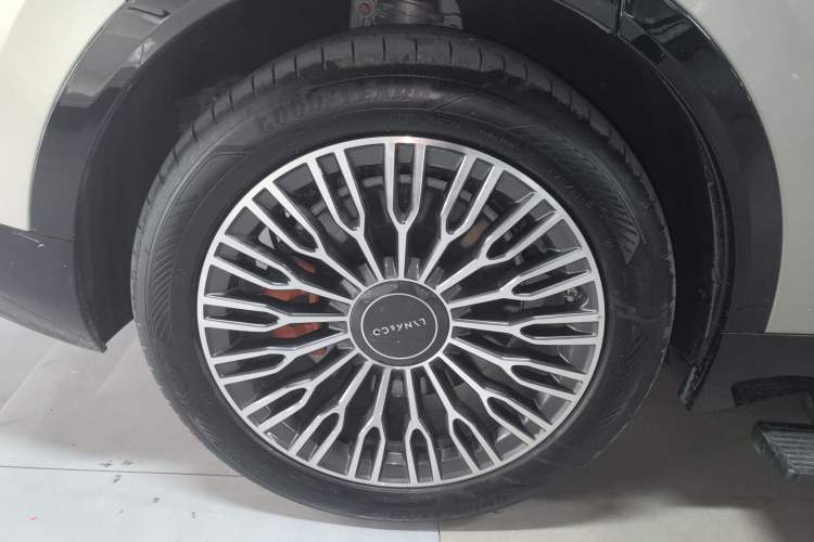 Used Lynk & Co 900 2025 2.0T Exploration Edition Right Rear Wheel Hub