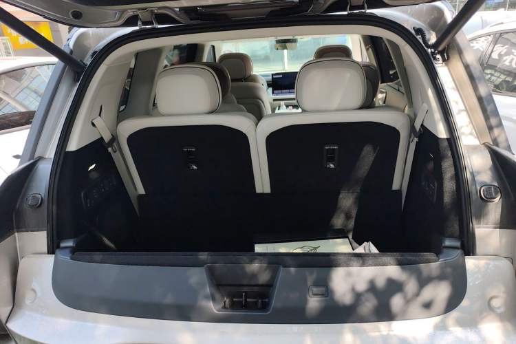 Used Lynk & Co 900 2025 2.0T Ultra Trunk