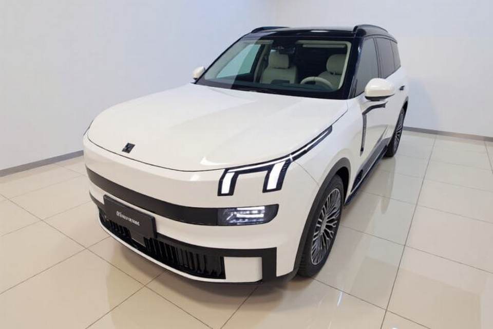 Lynk & Co 900 2025