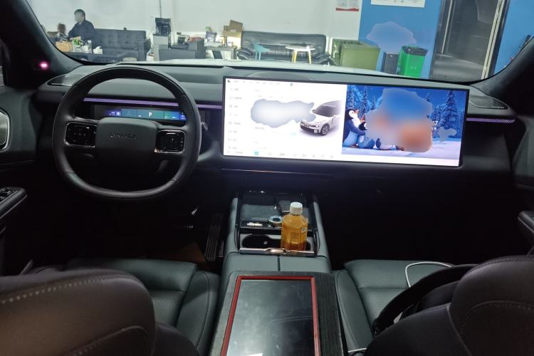 Used Lynk & Co 900 2025 2.0T Ultra Center Console