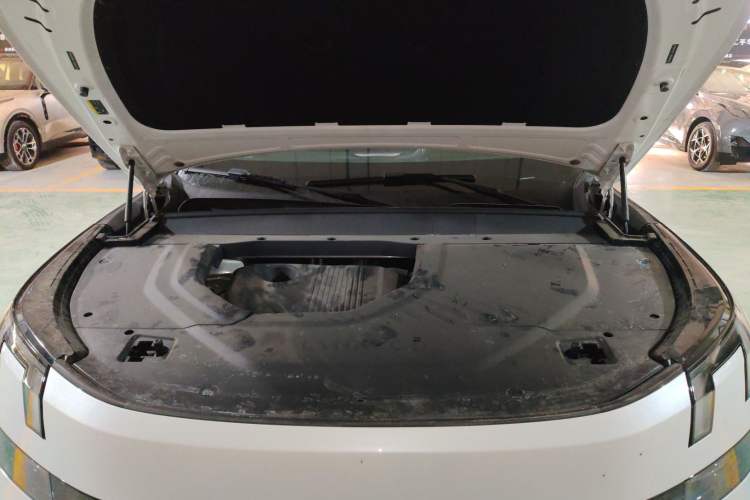 Used Lynk & Co 900 2025 1.5T Ultra Engine Bay