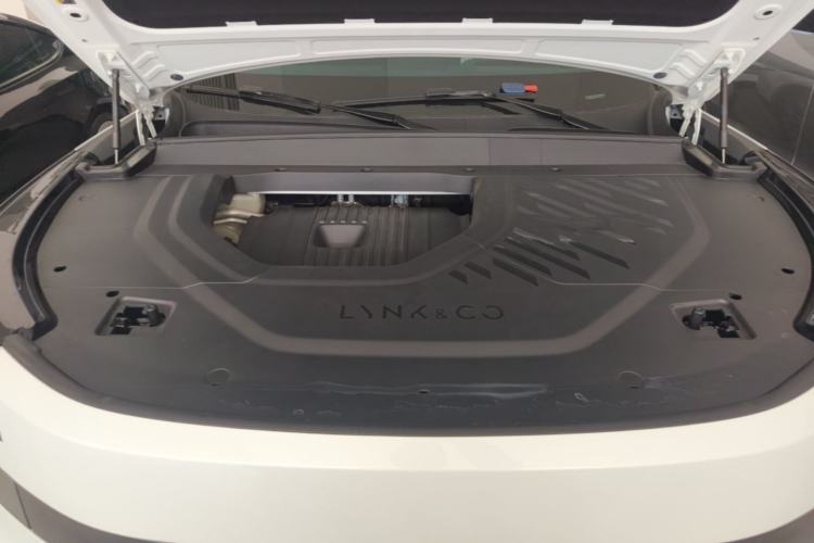 Used Lynk & Co 900 2025 2.0T Ultra Engine Bay