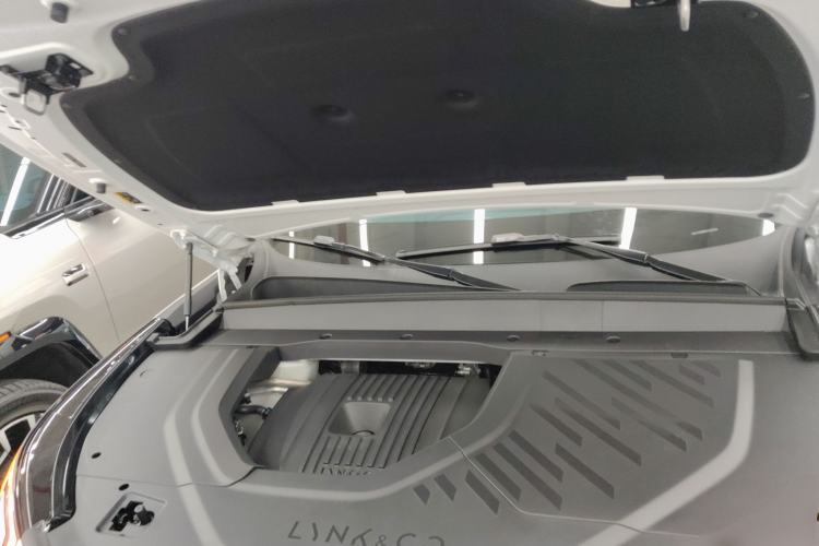 Used Lynk & Co 900 2025 2.0T Ultra Engine Bay