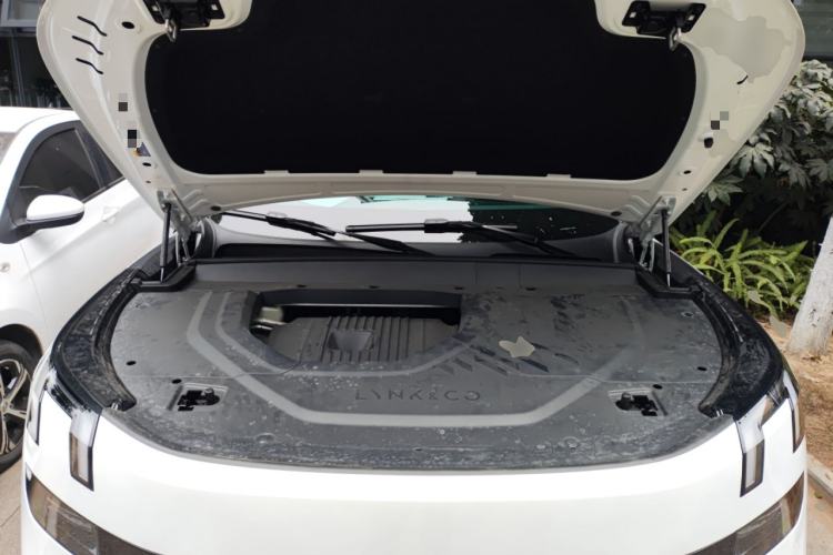 Used Lynk & Co 900 2025 2.0T Ultra Engine Bay