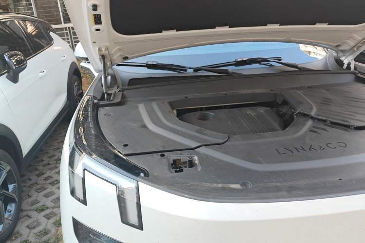 Used Lynk & Co 900 2025 1.5T Ultra Engine Bay Right