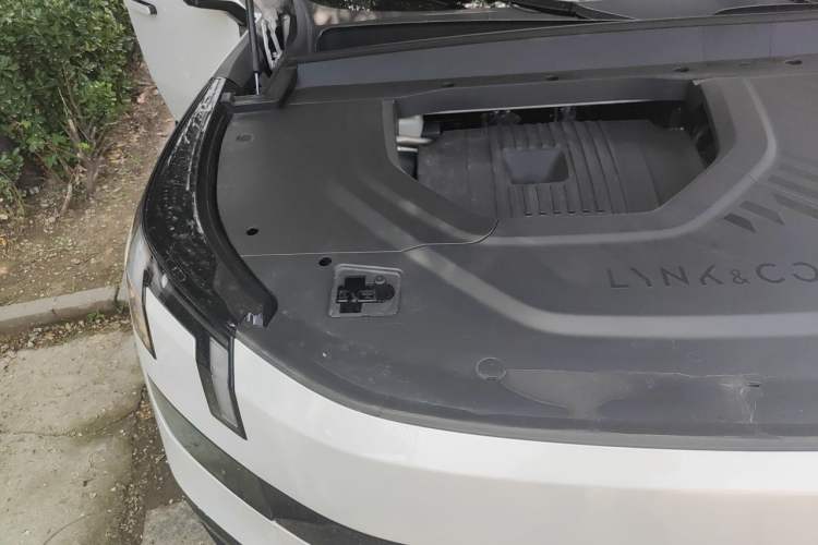 Used Lynk & Co 900 2025 2.0T Ultra Engine Bay Right