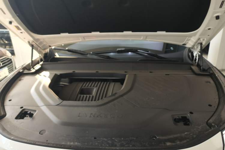 Used Lynk & Co 900 2025 2.0T Ultra Engine Bay