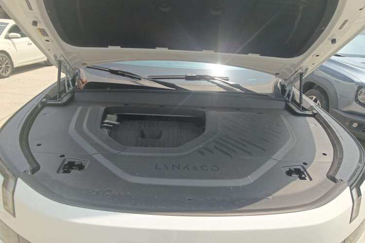 Used Lynk & Co 900 2025 2.0T Ultra Engine Bay