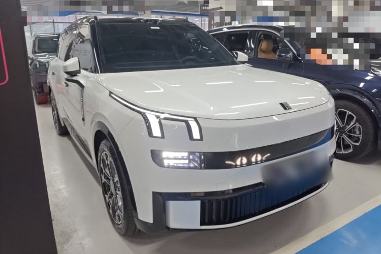 Used Lynk & Co 900 2025 2.0T Ultra Exterior 1