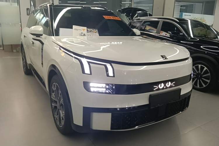 Used Lynk & Co 900 2025 1.5T Ultra Exterior 1