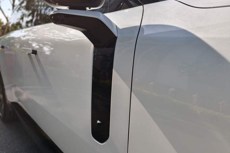 Used Lynk & Co 900 2025 1.5T Ultra Exterior 12