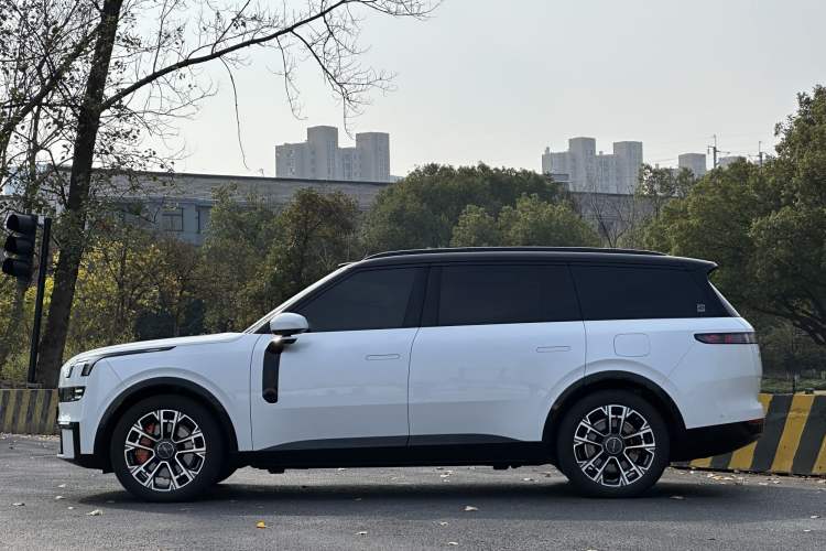 Used Lynk & Co 900 2025 2.0T Ultra Exterior 2