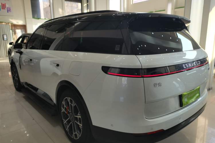 Used Lynk & Co 900 2025 2.0T Ultra Exterior 3
