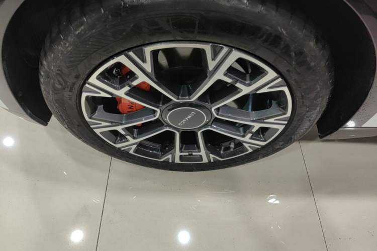 Used Lynk & Co 900 2025 2.0T Ultra Exterior 4