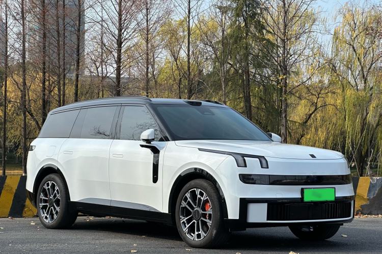 Used Lynk & Co 900 2025 2.0T Ultra Exterior 4