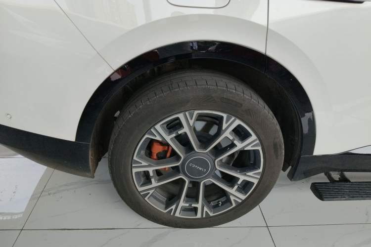 Used Lynk & Co 900 2025 2.0T Ultra Exterior 5