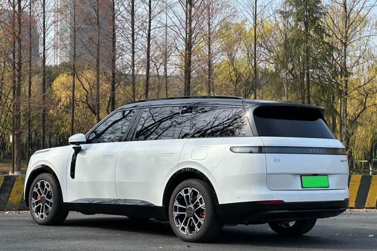 Used Lynk & Co 900 2025 2.0T Ultra Exterior 5