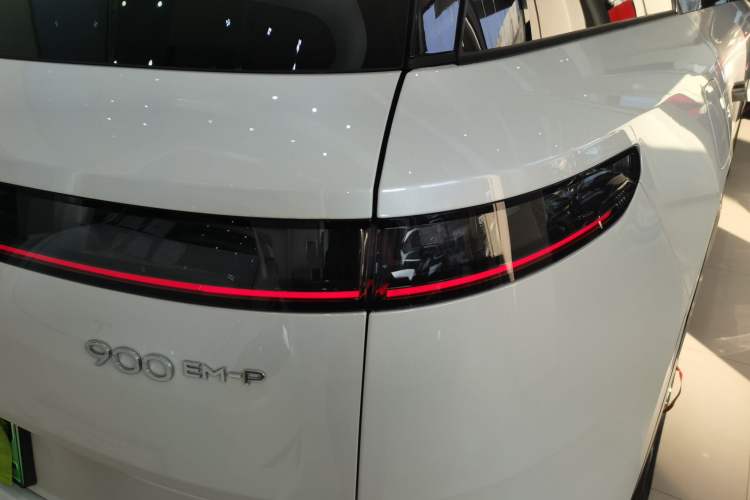 Used Lynk & Co 900 2025 2.0T Ultra Exterior 6