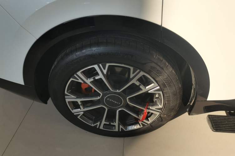 Used Lynk & Co 900 2025 2.0T Ultra Exterior 8