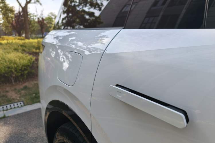 Used Lynk & Co 900 2025 1.5T Ultra Exterior 9