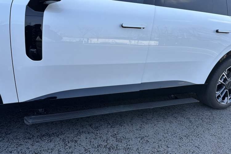 Used Lynk & Co 900 2025 2.0T Ultra Exterior 9