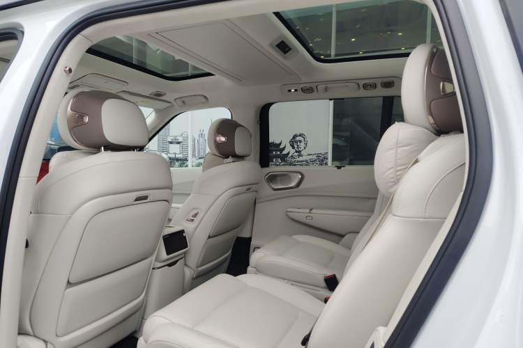 Used Lynk & Co 900 2025 2.0T Ultra Headliner