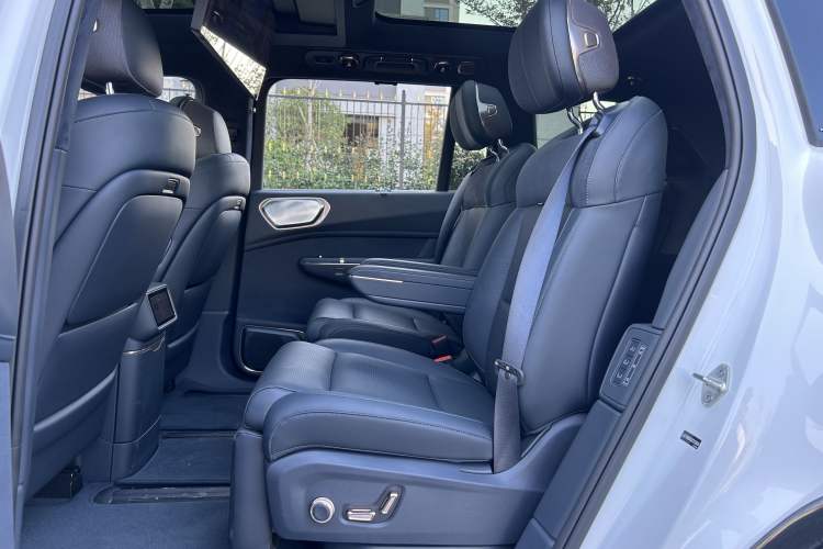 Used Lynk & Co 900 2025 1.5T Ultra Interior 11