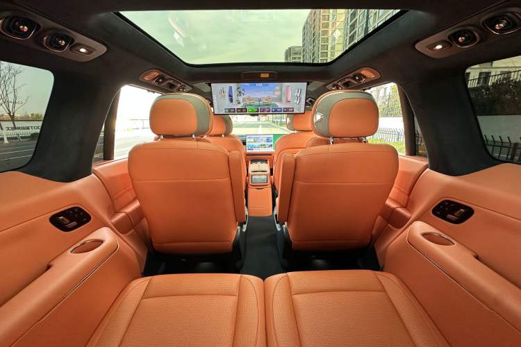 Used Lynk & Co 900 2025 2.0T Ultra Interior 3