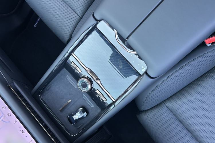 Used Lynk & Co 900 2025 1.5T Ultra Interior 5