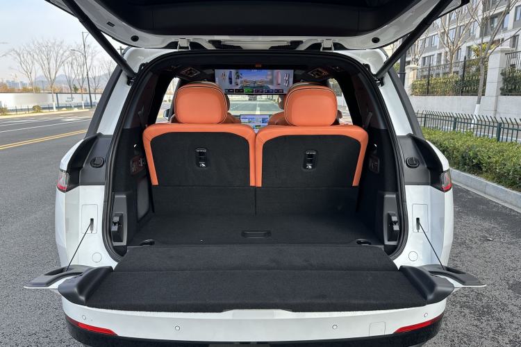 Used Lynk & Co 900 2025 2.0T Ultra Interior 9