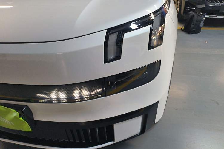Used Lynk & Co 900 2025 2.0T Ultra Left Front Headlight