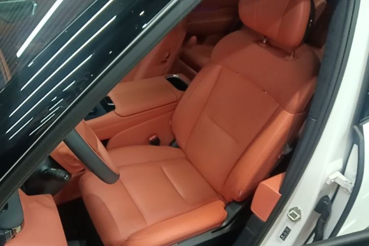 Used Lynk & Co 900 2025 2.0T Ultra Left Front Seat