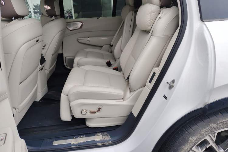 Used Lynk & Co 900 2025 2.0T Ultra Left Rear Seat