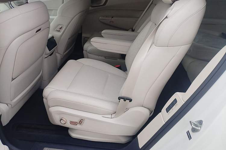 Used Lynk & Co 900 2025 1.5T Ultra Left Rear Seat