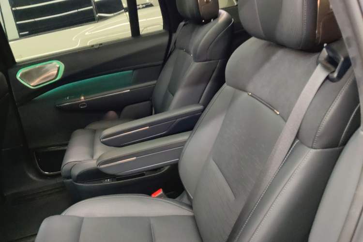 Used Lynk & Co 900 2025 2.0T Ultra Left Rear Seat