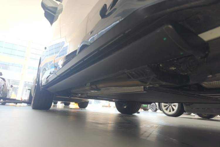 Used Lynk & Co 900 2025 2.0T Ultra Left Side Sill
