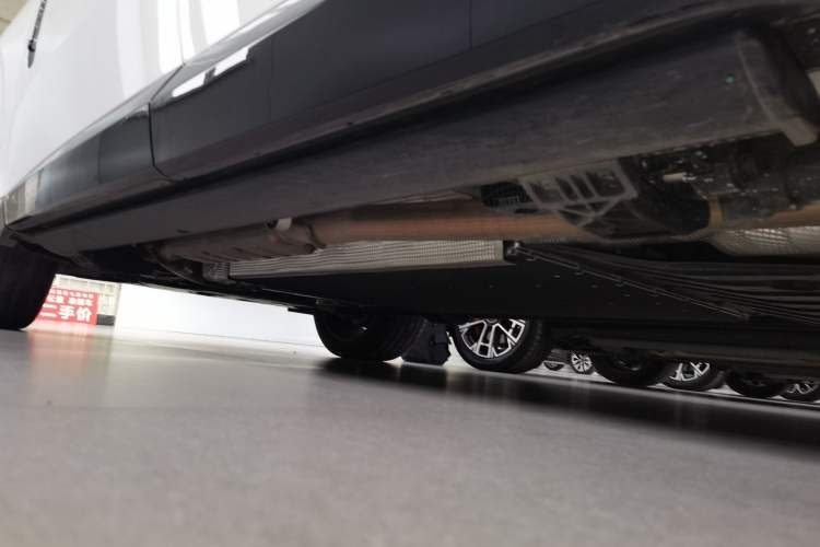 Used Lynk & Co 900 2025 2.0T Ultra Left Side Sill