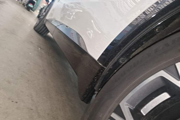 Used Lynk & Co 900 2025 2.0T Ultra Left Side Sill