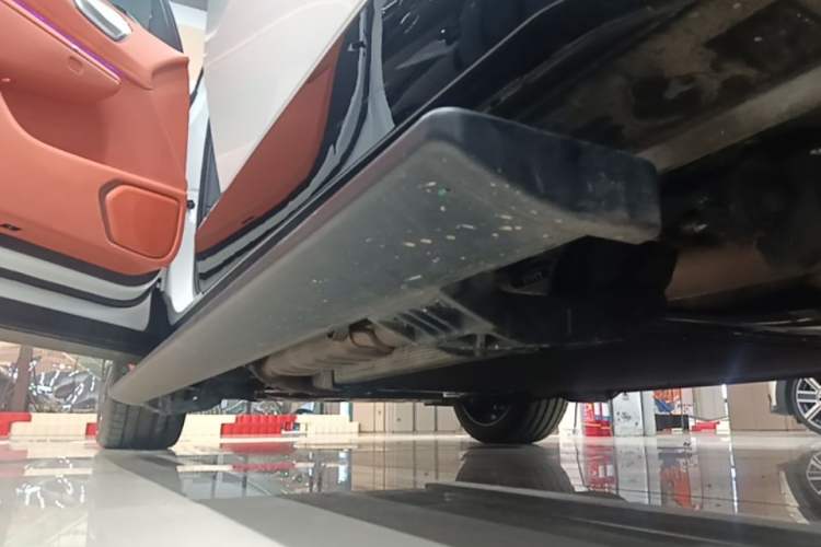 Used Lynk & Co 900 2025 2.0T Ultra Left Side Sill