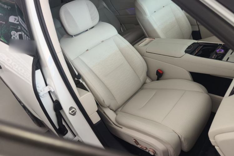 Used Lynk & Co 900 2025 2.0T Ultra Right Front Seat