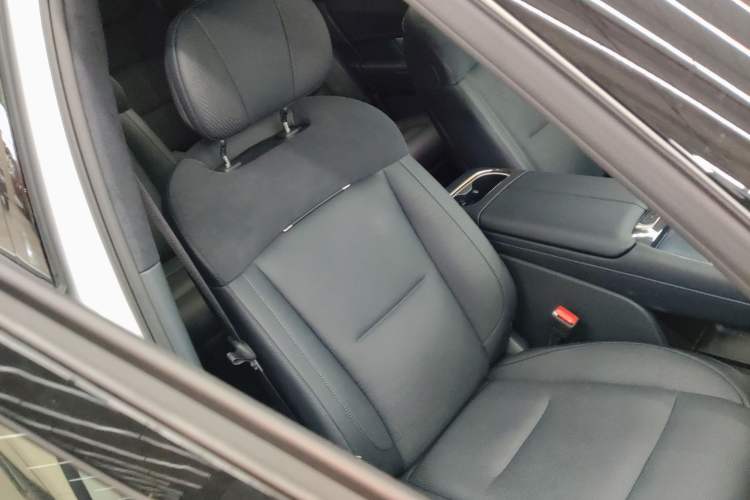Used Lynk & Co 900 2025 2.0T Ultra Right Front Seat
