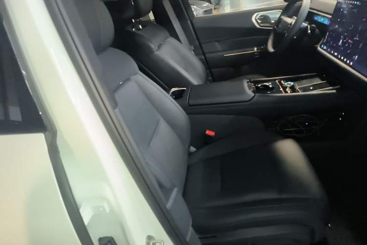Used Lynk & Co 900 2025 1.5T Ultra Right Front Seat